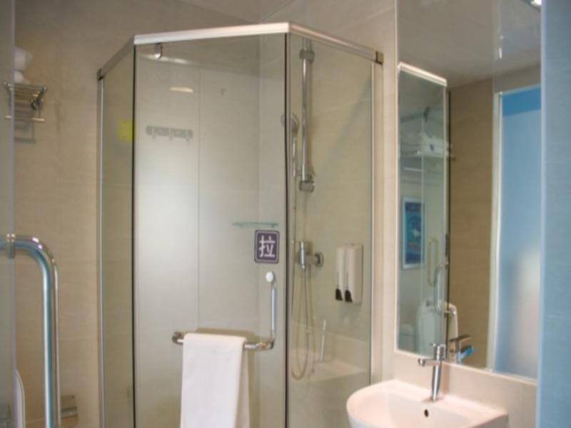 7Days Inn Guangzhou Southern Hospital Medical College Station Экстерьер фото