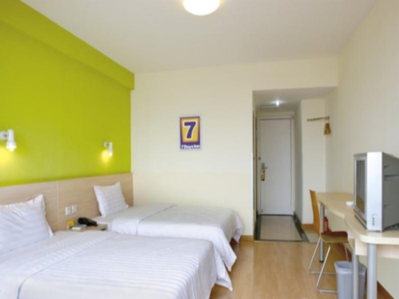 7Days Inn Guangzhou Southern Hospital Medical College Station Экстерьер фото