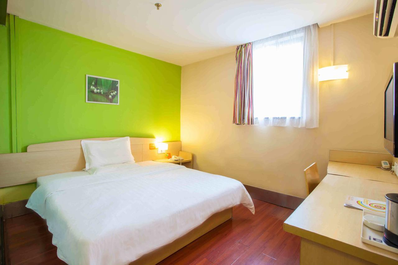 7Days Inn Guangzhou Southern Hospital Medical College Station Экстерьер фото