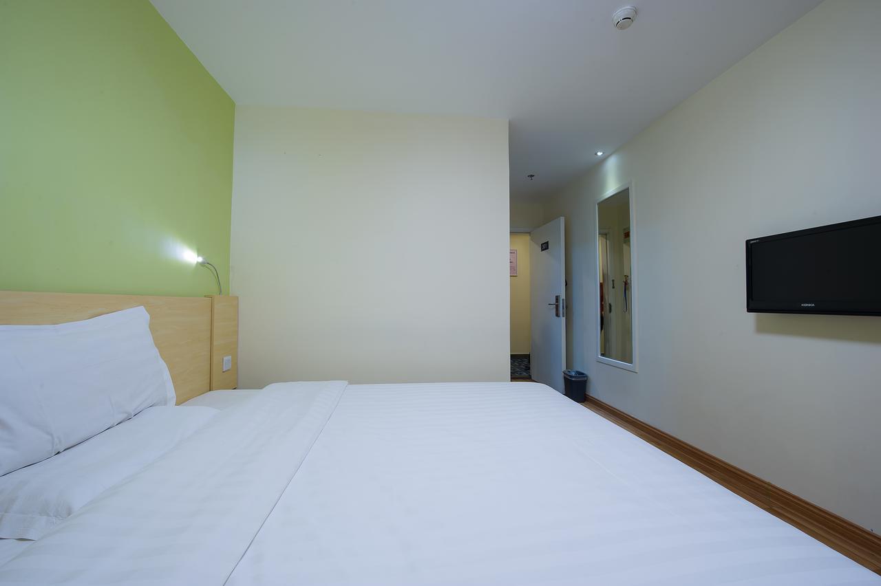 7Days Inn Guangzhou Southern Hospital Medical College Station Экстерьер фото
