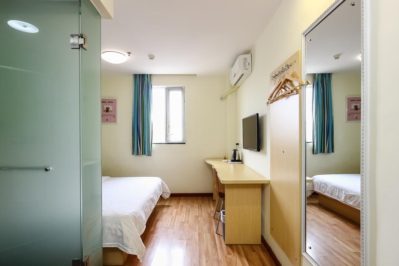 7Days Inn Guangzhou Southern Hospital Medical College Station Экстерьер фото