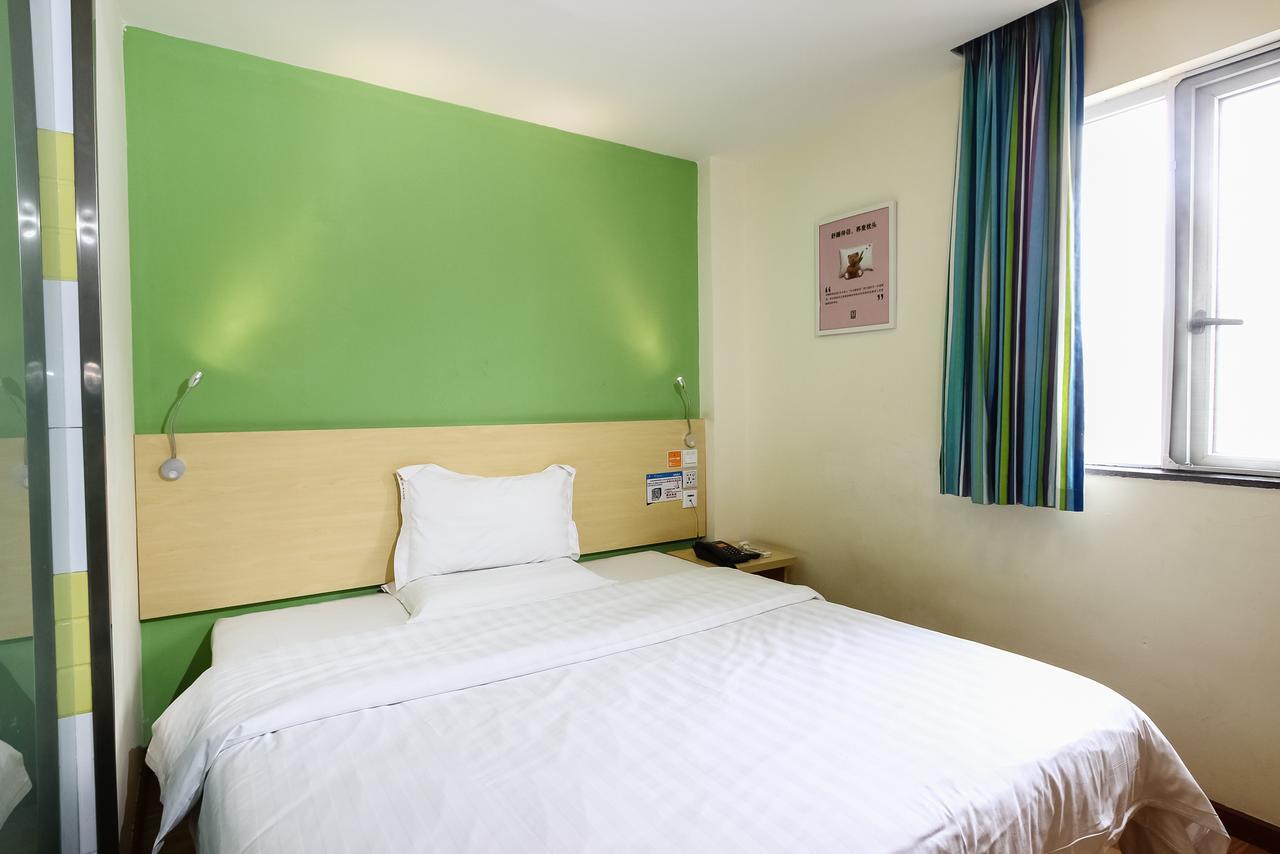 7Days Inn Guangzhou Southern Hospital Medical College Station Экстерьер фото