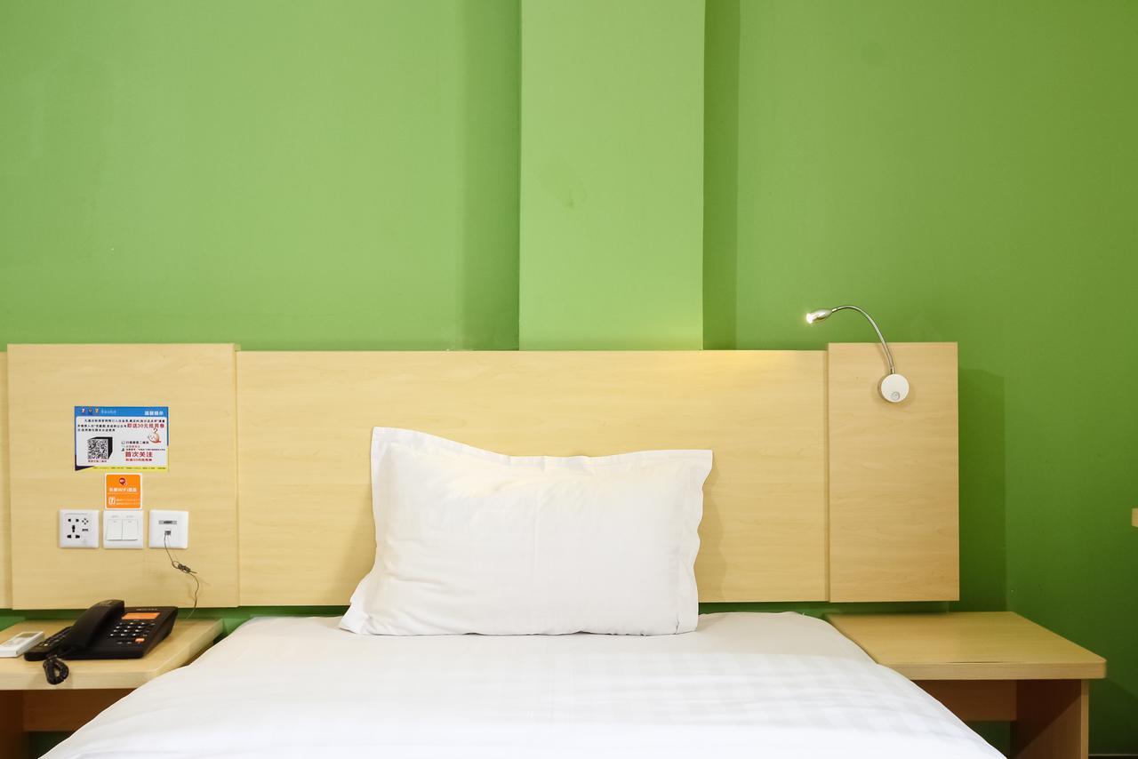 7Days Inn Guangzhou Southern Hospital Medical College Station Экстерьер фото